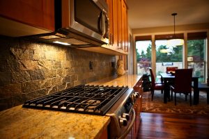 kitchen-stone-backsplash