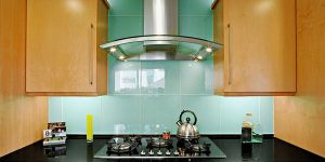 kitchen-glass-backsplash